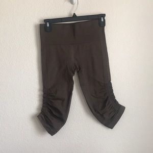 LULULEMON cropped leggings